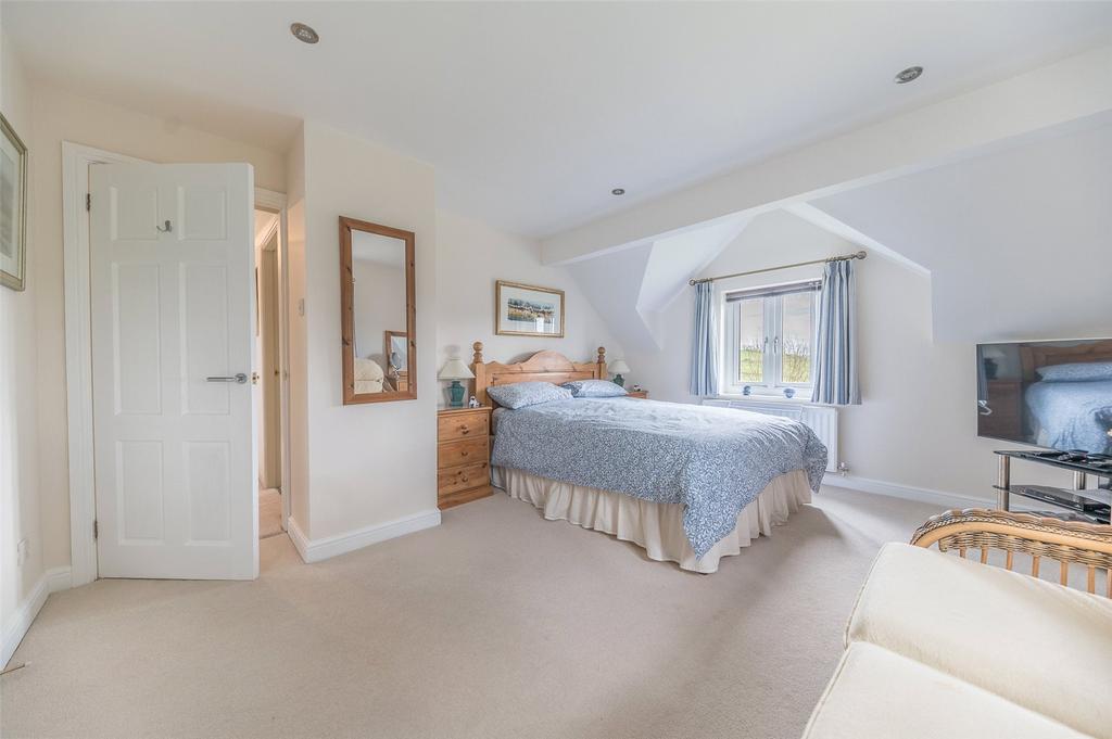 Crosthwaite, Kendal LA8 4 bed detached house - £800,000