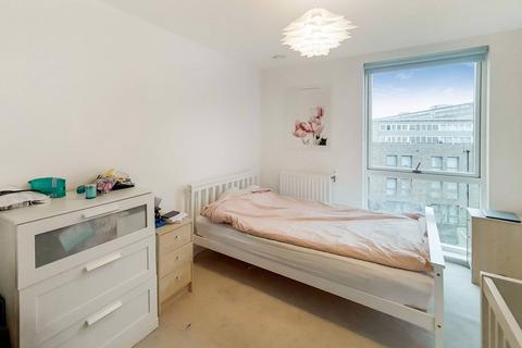 2 bedroom flat to rent, East Street, Elephant and Castle, London, SE17