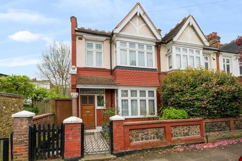 4 bedroom end of terrace house for sale, Gatwick Road, Southfields