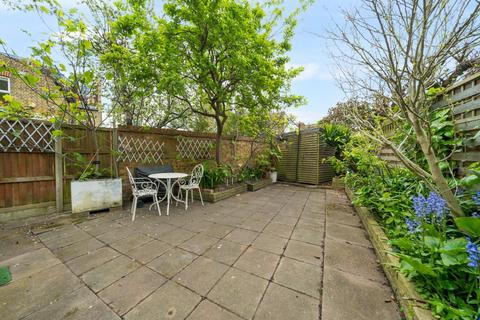 4 bedroom end of terrace house for sale, Gatwick Road, Southfields