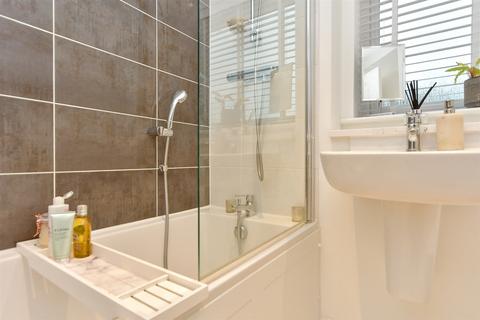11 Bond Close, Faversham, ME13 7GB