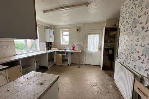 3 bedroom semi-detached house for sale, 29 Dovedale Circle, Ilkeston, Derbyshire, DE7 8SE