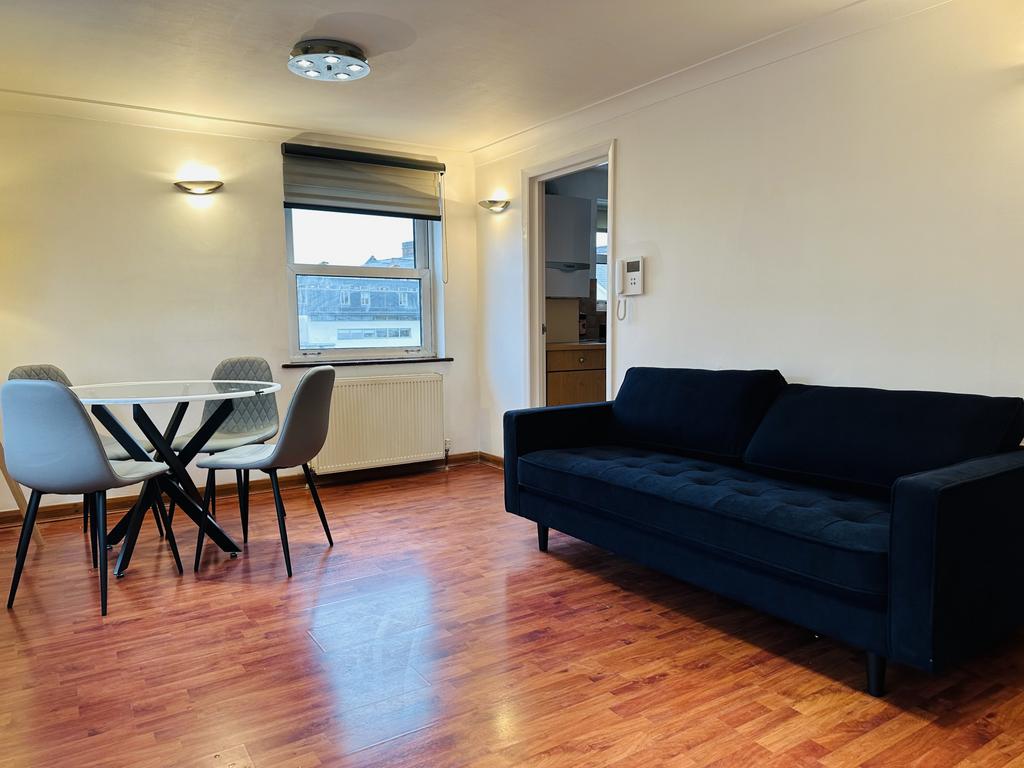 Blackstock Road 2 bed apartment to rent £1,950 pcm (£450 pw)