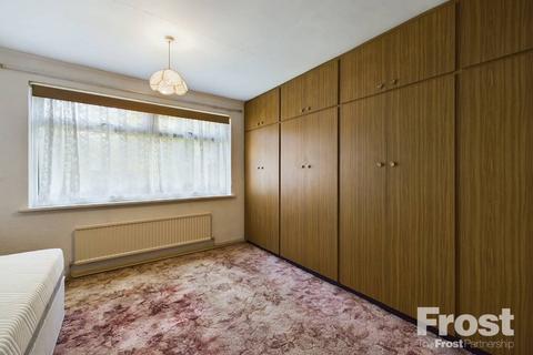 33 Oak Way, Feltham, TW14 8AT