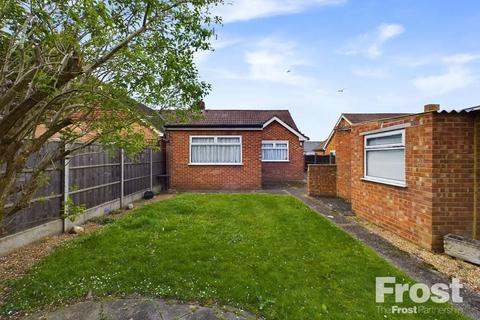 33 Oak Way, Feltham, TW14 8AT