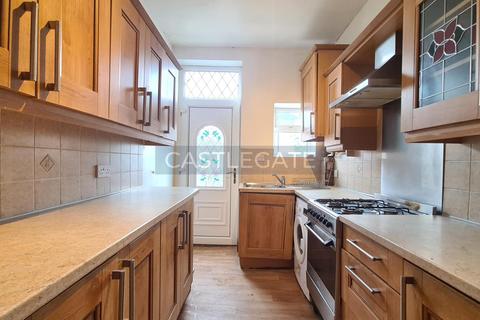3 bedroom terraced house to rent, Yew Green Road, Huddersfield, West Yorkshire, HD4