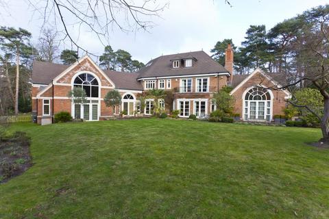 9 bedroom detached house to rent, Chestnut Avenue, St Georges Hill, Weybridge, Surrey, KT13 0LA