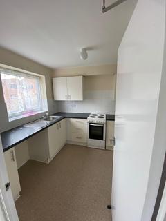 2 bedroom flat to rent, Violet Close, Chelmsford, CM1
