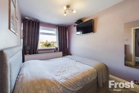 3 bedroom terraced house for sale, Falcon Way, Sunbury-on-Thames, Surrey, TW16