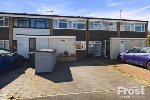 7 Falcon Way, Sunbury-on-thames, TW16 6JN