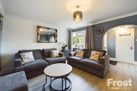 7 Falcon Way, Sunbury-on-thames, TW16 6JN