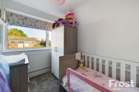 7 Falcon Way, Sunbury-on-thames, TW16 6JN