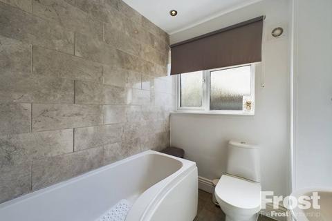 7 Falcon Way, Sunbury-on-thames, TW16 6JN