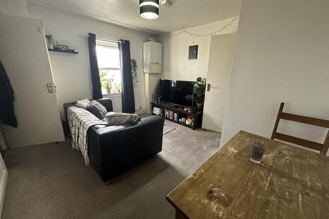 1 bedroom flat to rent, Uxbridge Road, London W12