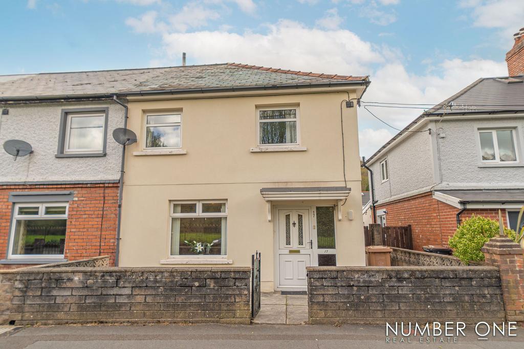 New Park Road, Risca, NP11 3 bed terraced house for sale £210,000