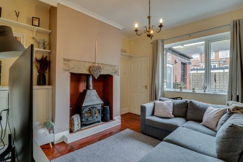 4 bedroom end of terrace house for sale, Petrie Street, Rodley, Leeds, West Yorkshire, LS13