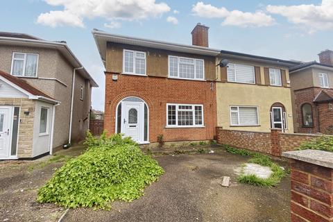 3 bedroom semi-detached house to rent, Lansbury Drive, HAYES, Greater London