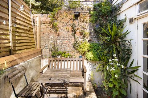 9a Tomlins Grove, London, E3 4NX