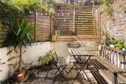 9a Tomlins Grove, London, E3 4NX