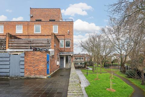 3 bedroom maisonette for sale, Elam Close, Camberwell