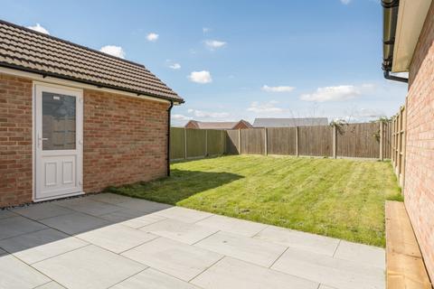 3 bedroom detached house for sale, Scocles Road, Minster on Sea, Sheerness, Kent, ME12