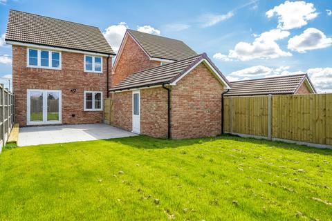 3 bedroom detached house for sale, Scocles Road, Minster on Sea, Sheerness, Kent, ME12
