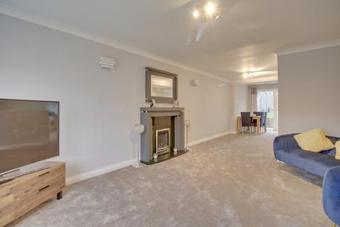 3 bedroom semi-detached house for sale, Greenacre Park Rise, Rawdon, Leeds, West Yorkshire, LS19