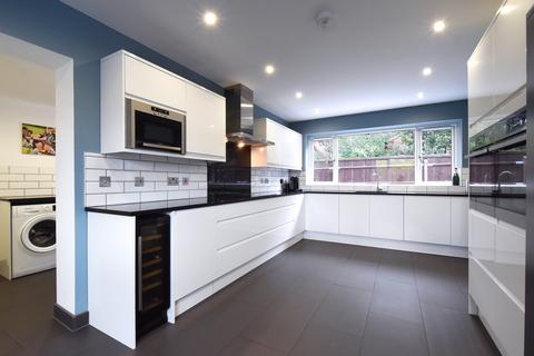 5 bedroom detached house for sale, Southborough Road, Bromley