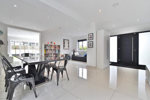 5 bedroom detached house for sale, Southborough Road, Bromley