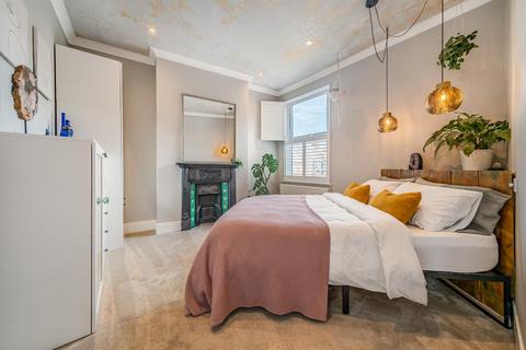 2 bedroom maisonette for sale, Byton Road, Tooting