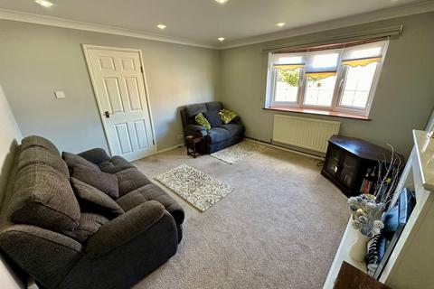 3 bedroom end of terrace house for sale, Rachael Clarke Close, Corringham, SS17