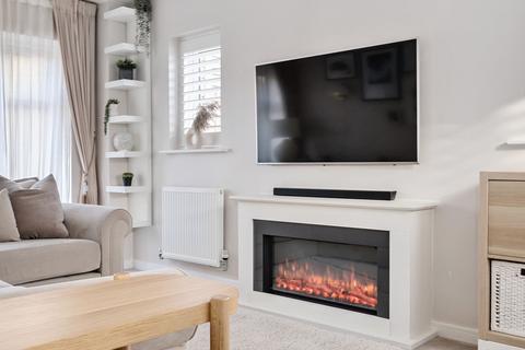 4 Barnfield, Billingshurst, RH14 9ZT