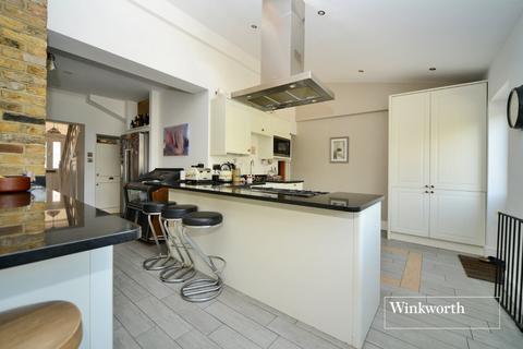38 Glyn Road, Worcester Park, KT4 8SD