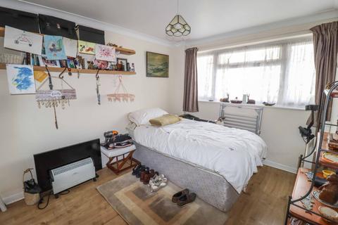 2 bedroom flat for sale, Seafront, Hayling Island