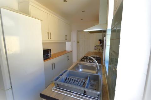 2 bedroom bungalow to rent, St Johns Road, Slough, Berkshire, SL2