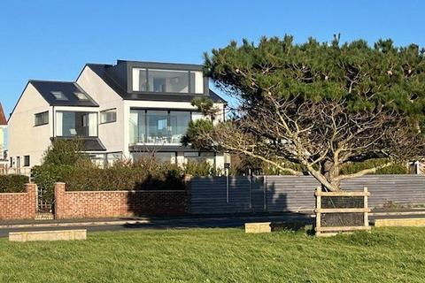 4 bedroom detached house for sale, Sea Front, Hayling Island, Hampshire, PO11