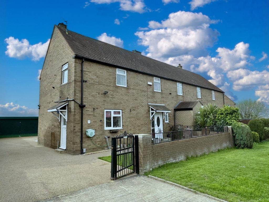 Prospect Road, Hartshead, Liversedge... 4 bed semidetached house for