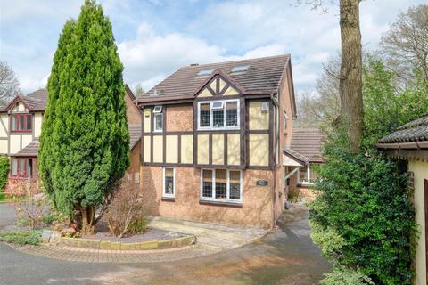 3 bedroom detached house for sale, Plymouth Close, Headless Cross, Redditch B97 4NP