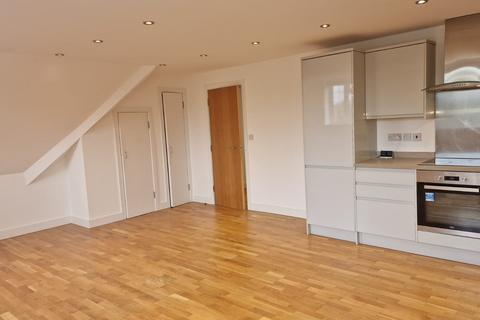 2 bedroom flat to rent, Woodmansterne Road, Coulsdon CR5