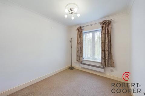 2 bedroom apartment for sale, Winslow Close, Pinner, HA5