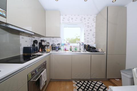 3 bedroom flat to rent, Barrowell Green, N21