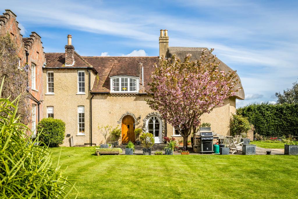 Woodend Downs Road, West Stoke, Chichester, West Sussex, PO18 5 bed