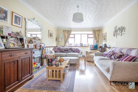 4 bedroom detached house for sale, Blakeney Close, Eaton