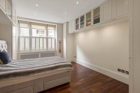 4 bedroom flat for sale, Kensington Court Place, London