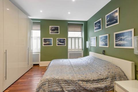 4 bedroom flat for sale, Kensington Court Place, London