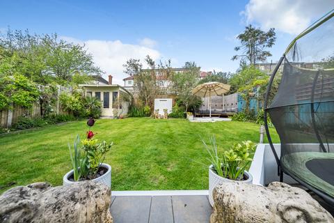 6 bedroom semi-detached house for sale, Crescent Way, Streatham, SW16