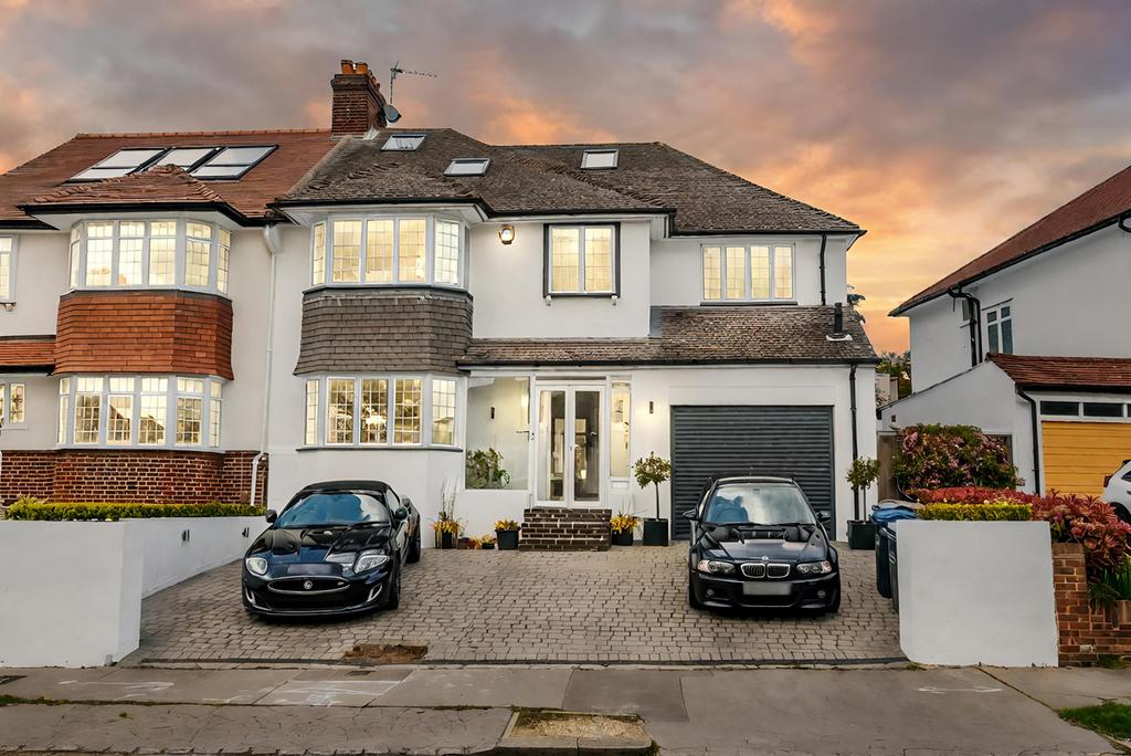 Crescent Way, Streatham, SW16 6 bed semidetached house for sale £