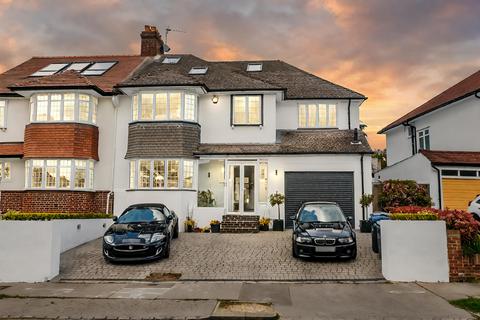 39 Crescent Way, London, SW16 3AL