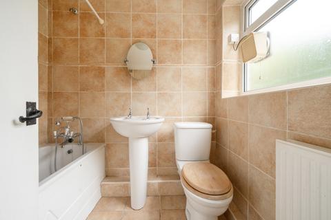 13 Fenns Lane, West End, Woking, GU24 9QF