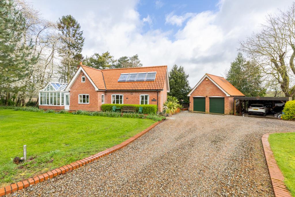 North Walsham 3 bed detached bungalow for sale £750,000